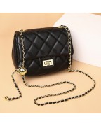 Diamond chain shoulder bag