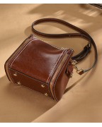 Simple shoulder handbag for women