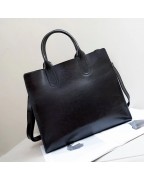 Simple and versatile leather tote bag